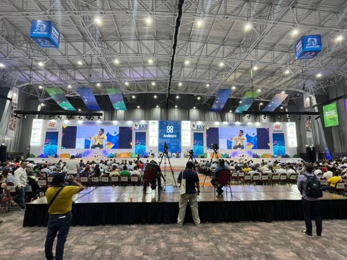 “Este Gobierno ha liberado los precios de la gasolina”: ministro de Hacienda