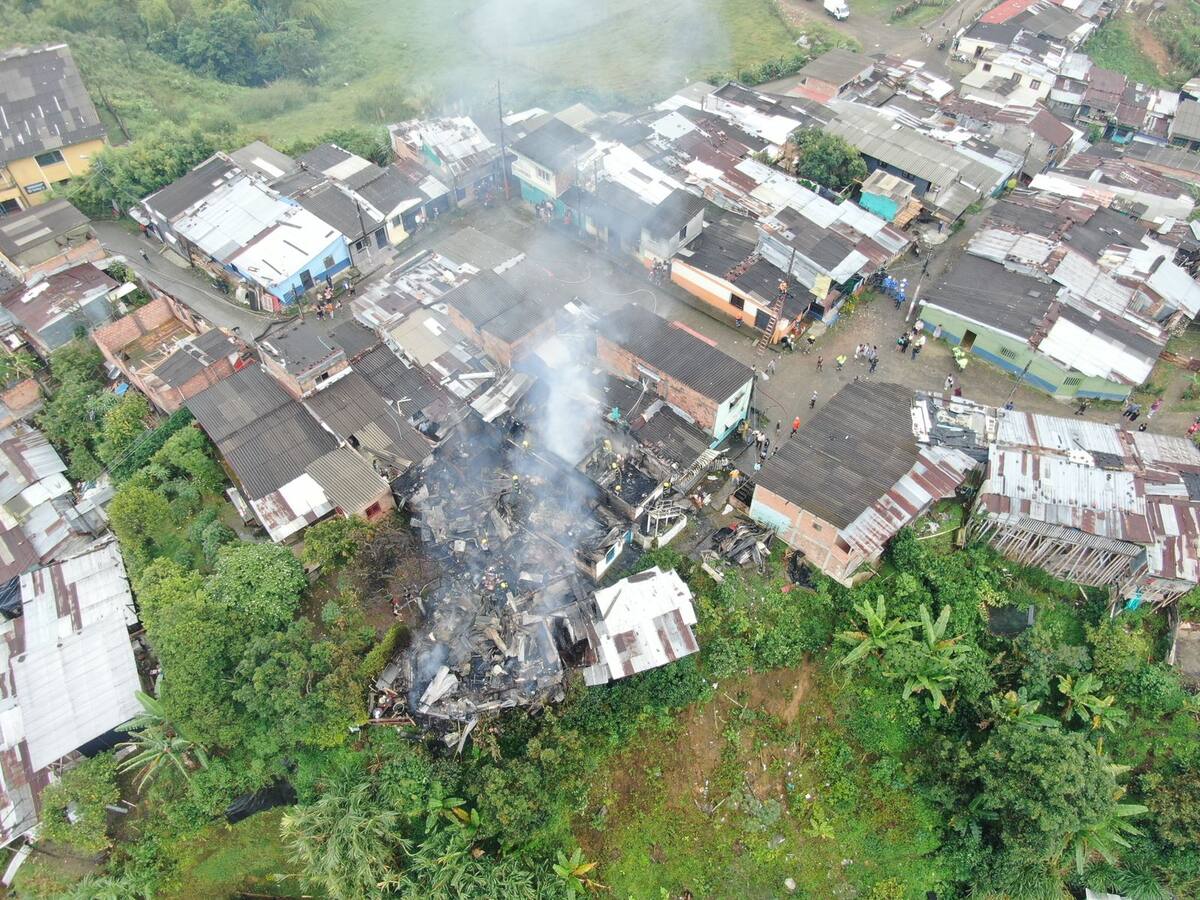 Incendio en la comuna de Villasantana dejó seis viviendas afectadas