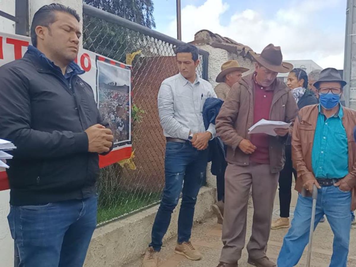 Con plantón exigieron a Corpoboyacá acciones contra la minería ilegal en páramo de Pisba
