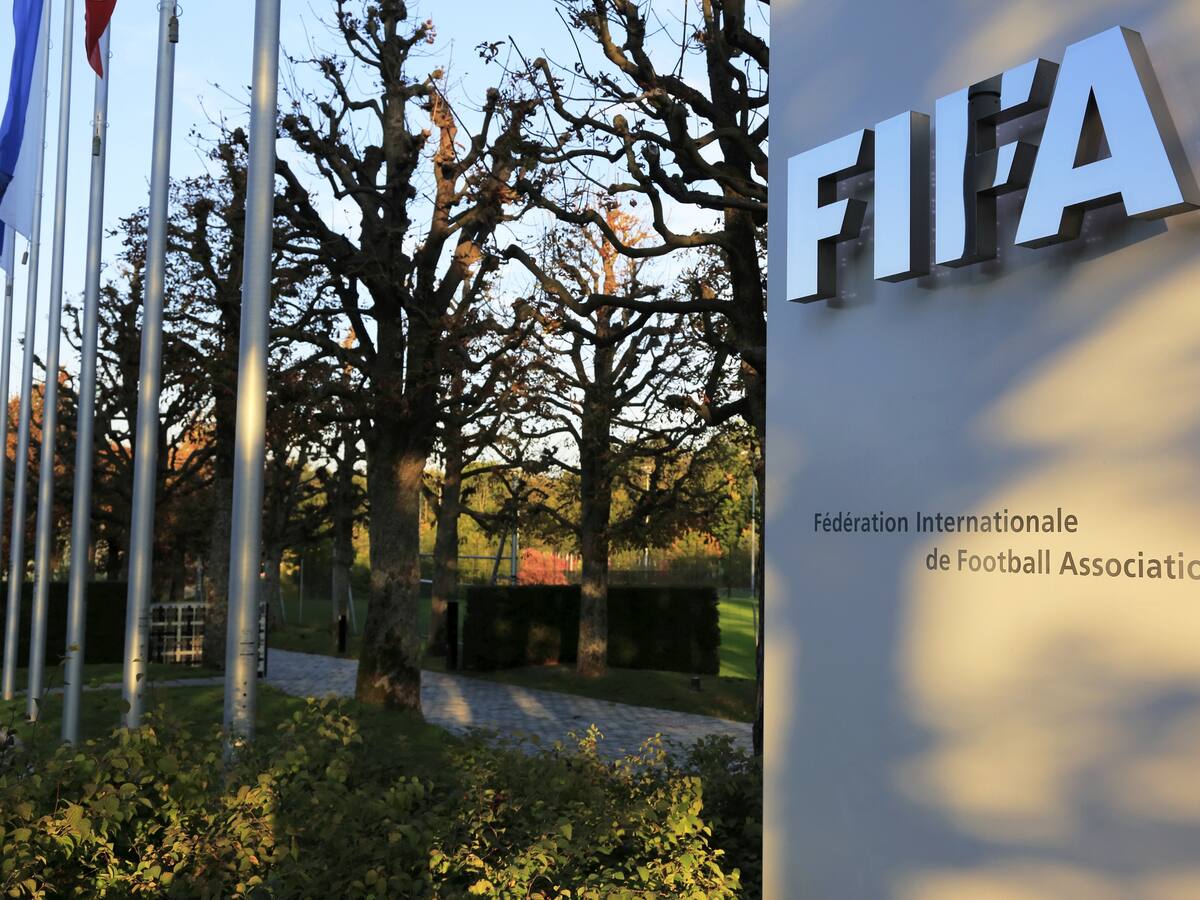 FIFA fija plazo para respaldar plan de venta de participaciones en grandes competiciones