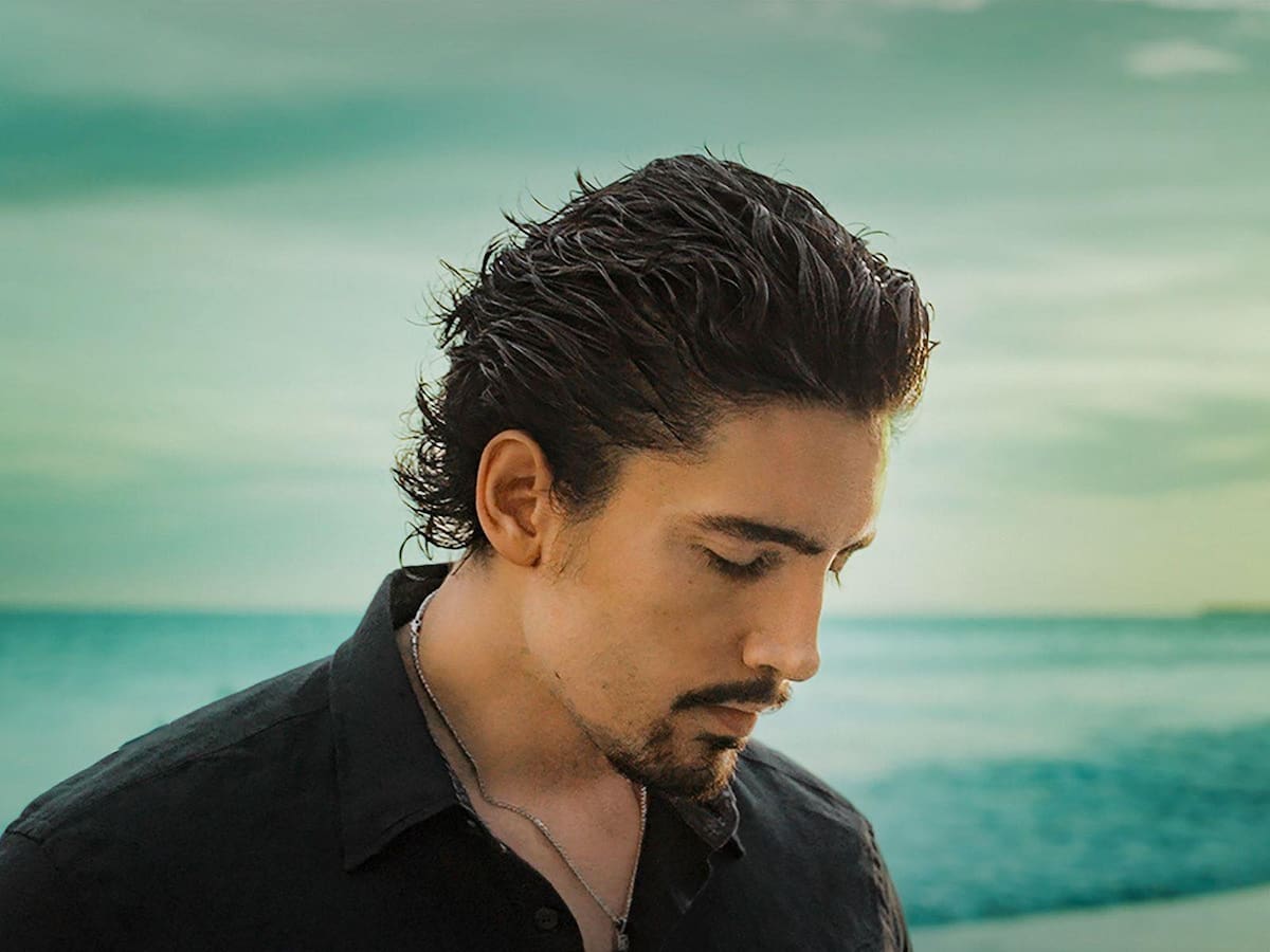 Colombia se rinde ante el romanticismo de Alex Fernández