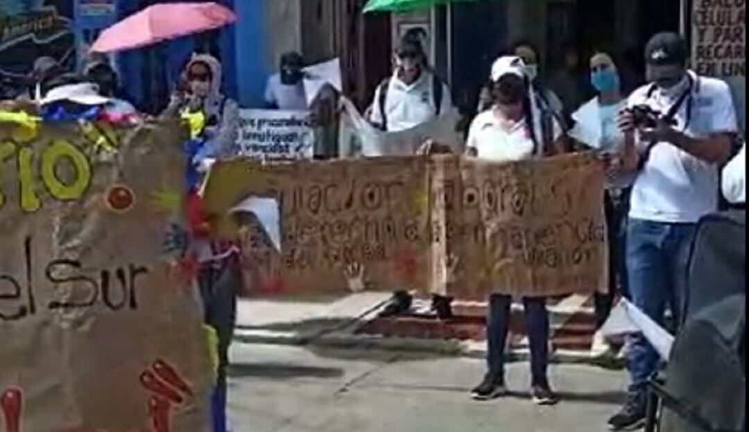 Protesta de docentes en Santa Rosa del Sur
