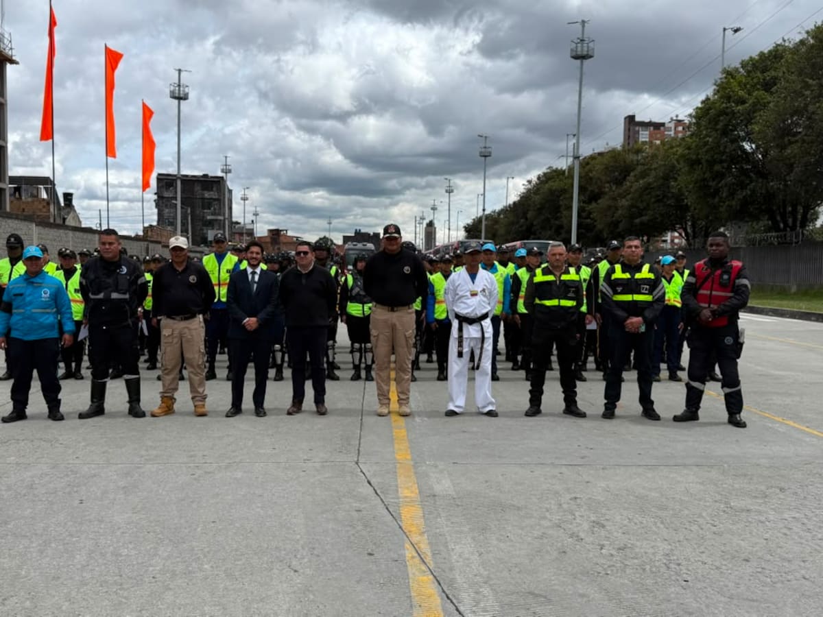 Proponen a De La Espriella crear un escuadrón élite de seguridad para Transmilenio y Metro de Bogotá
