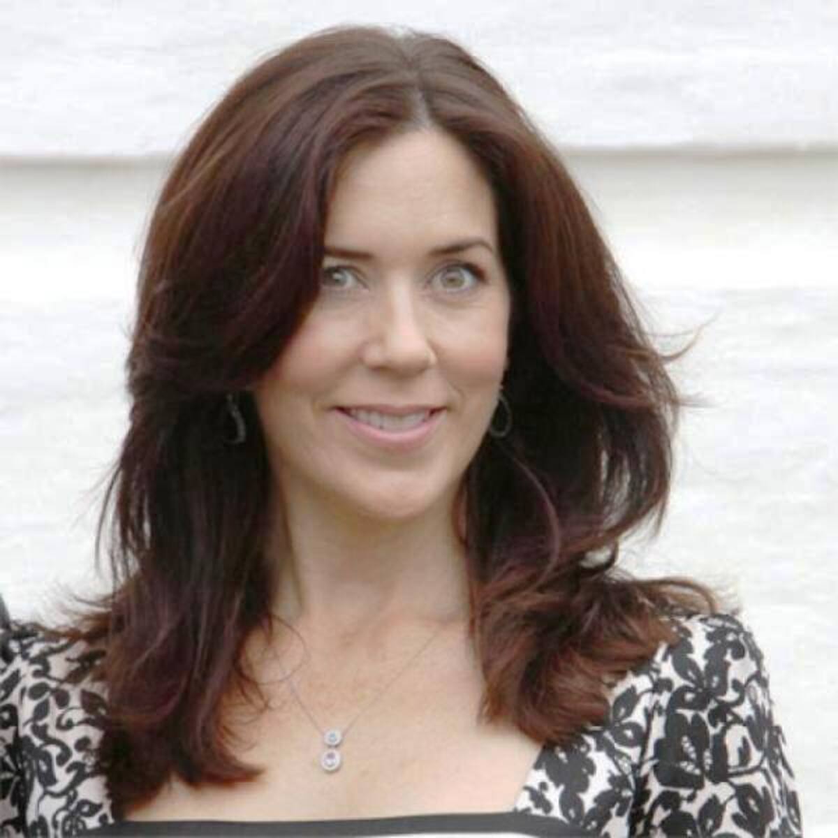 María de Dinamarca, condesa de Monpezad: el verdadero nombre de esta mujer es Mary Elizabeth Donaldson, hija de John Dalglesh Donaldson, profesor universitario y de Henrietta Clark Donaldson quien era asistente ejecutiva del vicanciller de la Universidad de Tasmania.