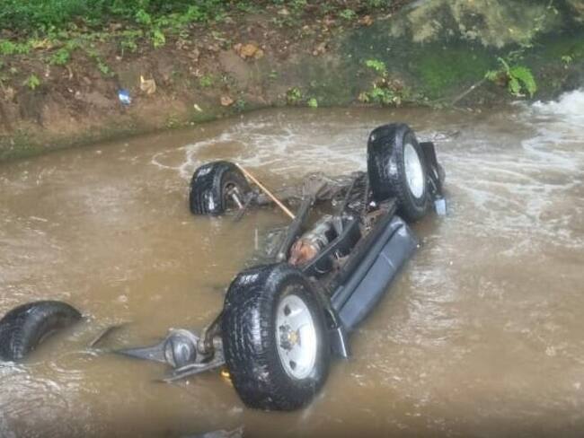 Cinco muertos deja volcamiento de un vehículo a una cuneta en La Guajira: eran personal de salud