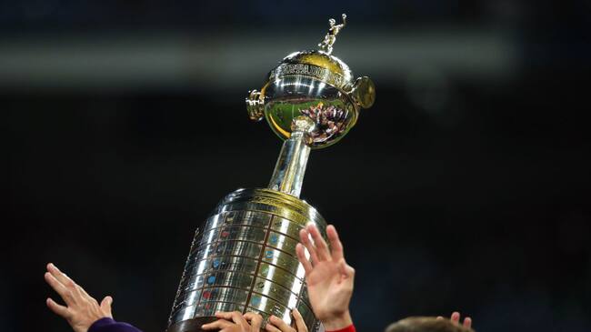 El trofeo de la Copa Libertadores