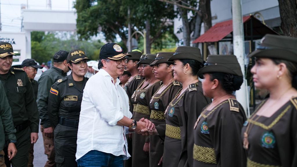 El presidente Gustavo Petro en su llegada al departamento de La Guajira (Fotos: Presidencia - Andrea Puentes)