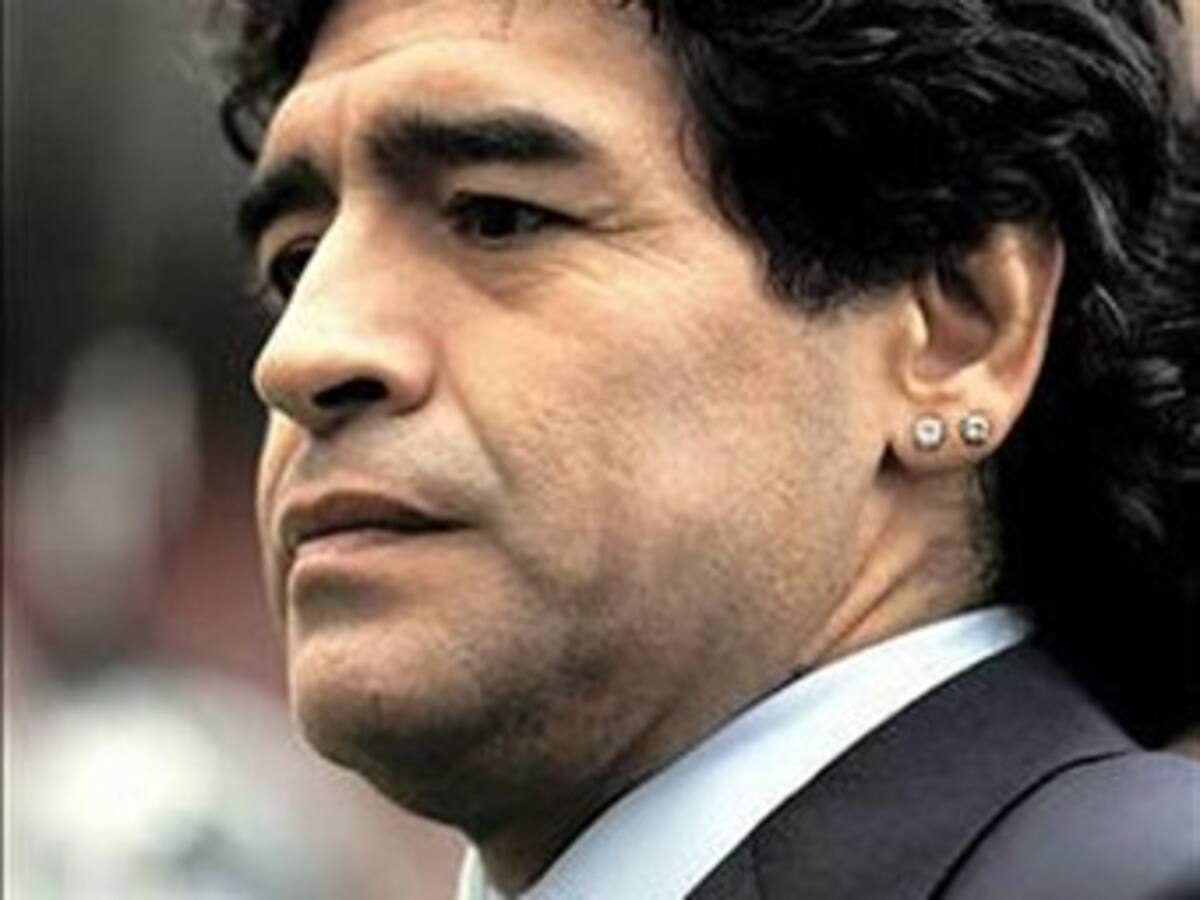 Maradona despidió a su madre en un funeral privado en Buenos Aires