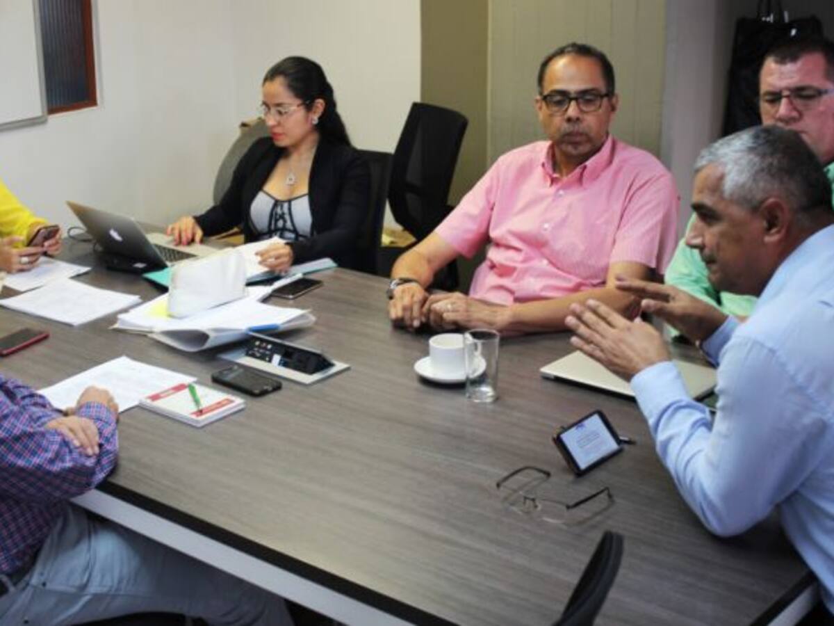 Secretario de Hacienda responde a la alerta financiera de los hospitales