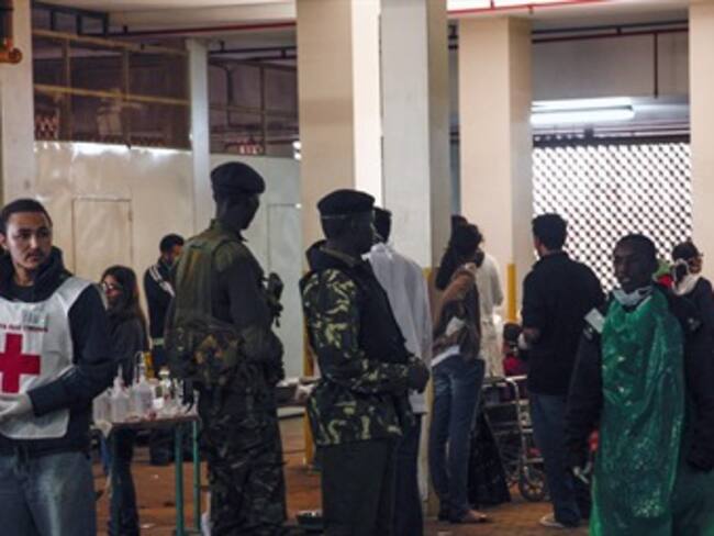 Liberada la mayoría de rehenes en centro comercial de Kenia, según ejército