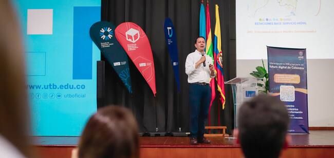 Cartagena recibió a la ANE para hablar de democratización del espectro y conectividad regional