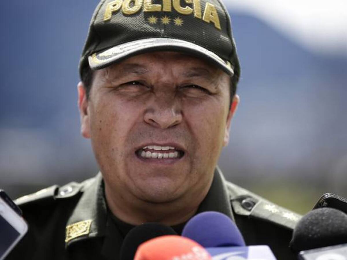 Policía denunciaría a general Carlos Ramiro Mena ante la Fiscalía