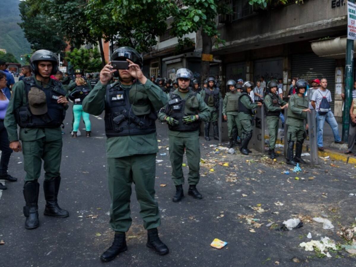 Periodistas denuncian robos y agresiones en medio de protestas en Venezuela