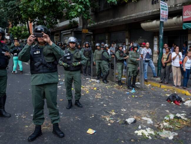 Periodistas denuncian robos y agresiones en medio de protestas en Venezuela
