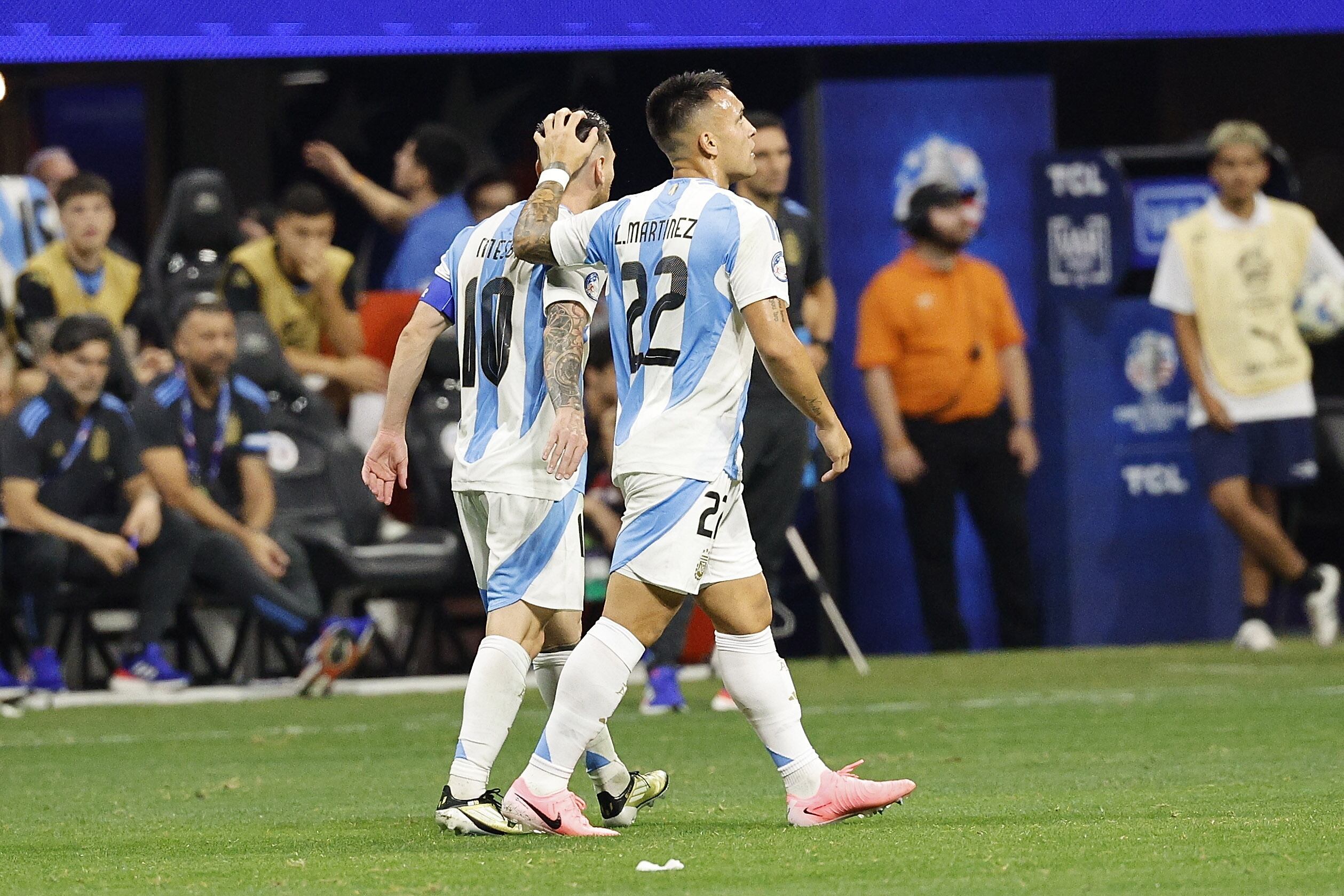 Atlanta (United States), 21/06/2024.- Lautaro Martinez (R) of Argentina gestures to Lionel Messi (L) of Argentina after Lautaro Martinez of Argentina scores during the second half of the CONMEBOL Copa America 2024 group A soccer match between Argentina and Canada, in Atlanta, Georgia, USA, 20 June 2024. EFE/EPA/ERIK S. LESSER