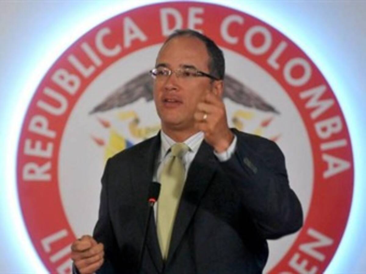 Economía colombiana sigue solida a pesar de los atentados de la guerrilla en diferentes zonas del país: Minhacienda