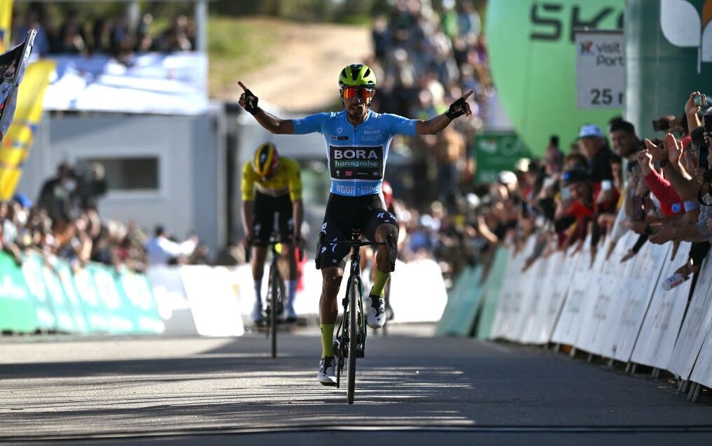Daniel Martínez supera a Remco Evenepoel en la última etapa de la Vuelta a Algarve / Getty Images