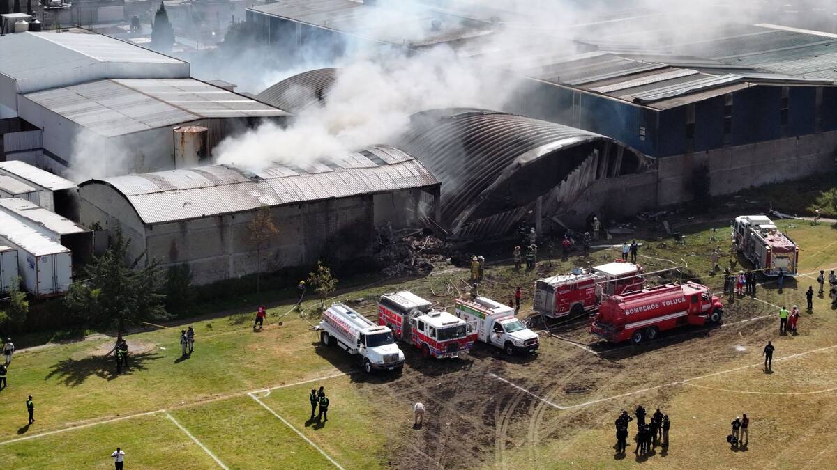 Avioneta se desploma en Toluca, México: al menos seis personas muertas