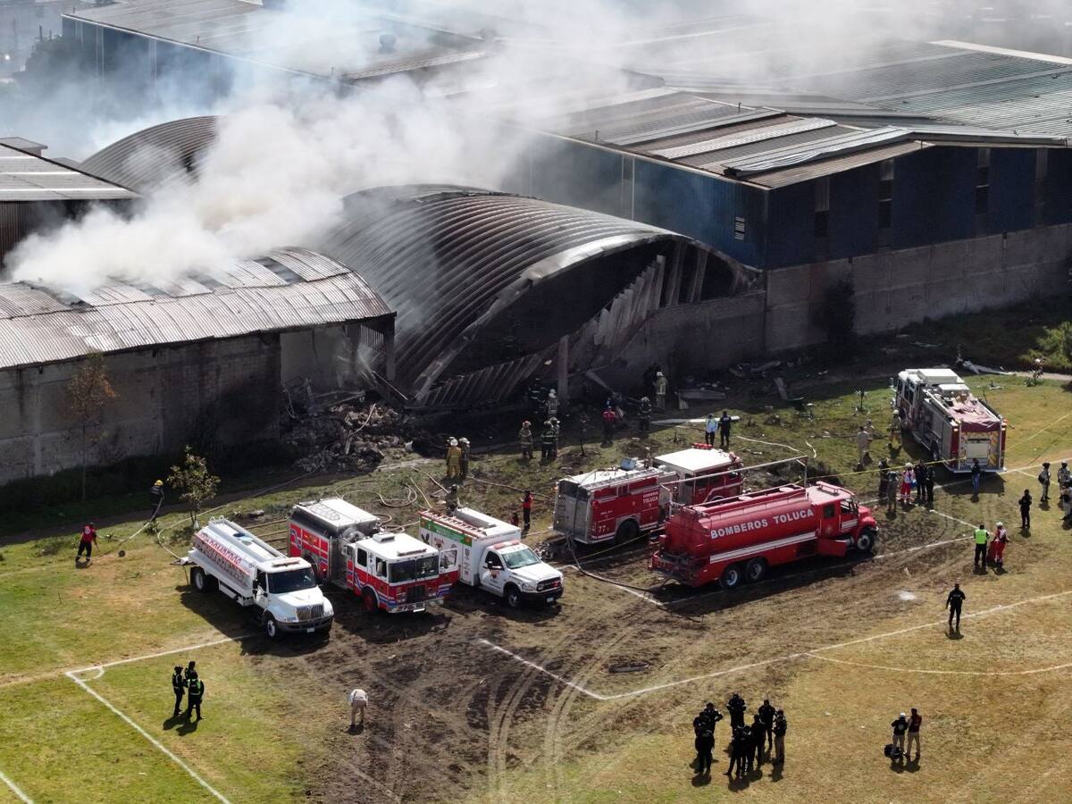 Avioneta se desploma en Toluca, México: al menos seis personas muertas
