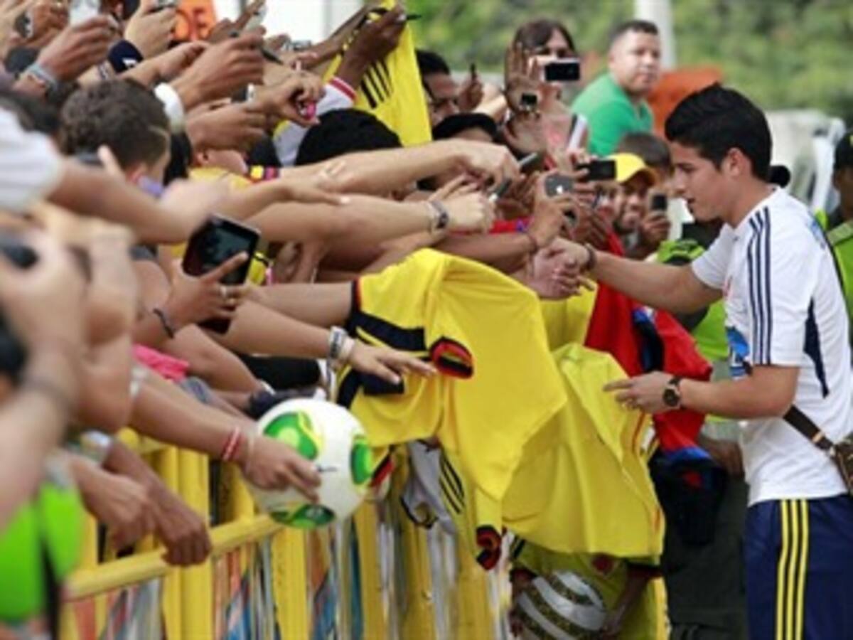 La selección también dedica tiempo a los autógrafos