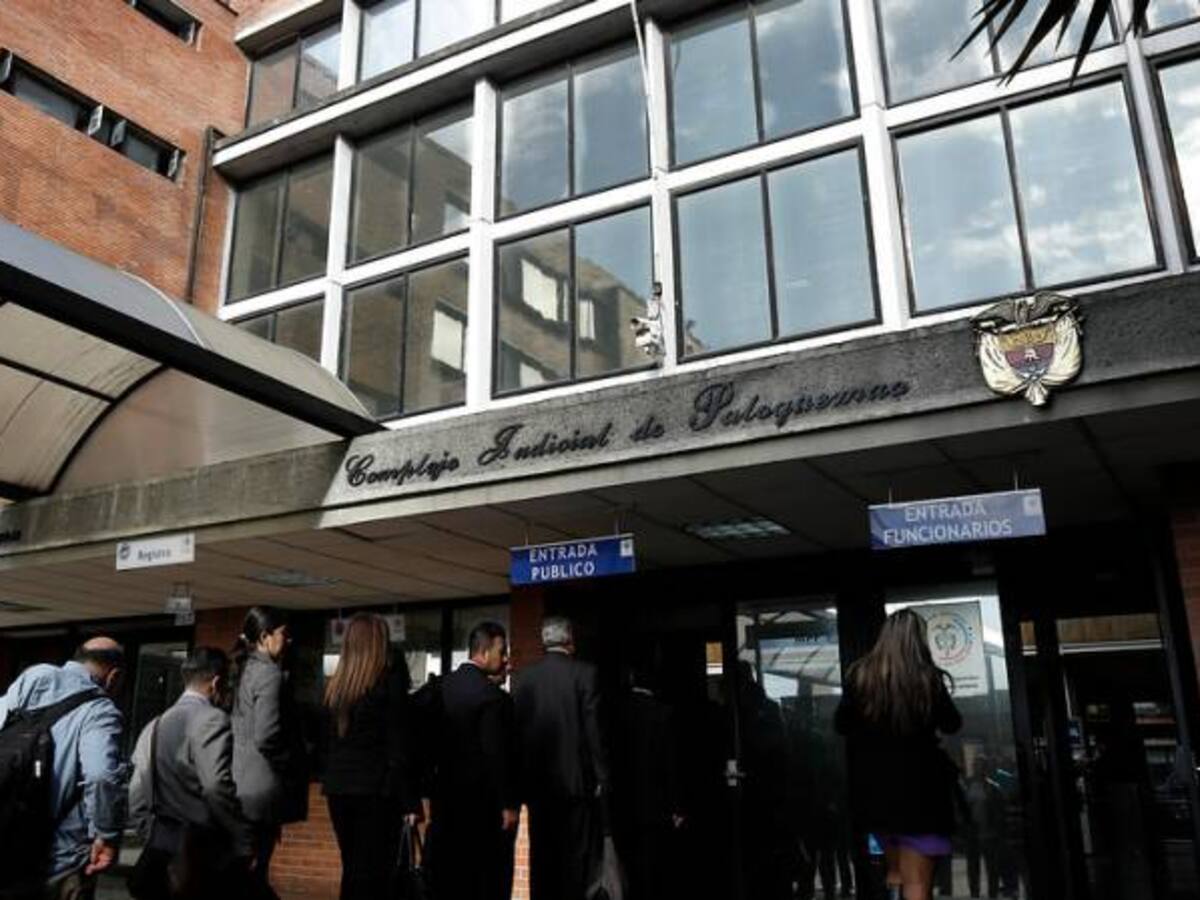 $10 y $20 millones cobran abogados por falsos beneficios en Paloquemao