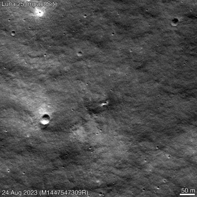 USA8736. WASHINGTON (DC, EEUU), 01/09/2023.- Fotografía fechada el 24 de agosto de 2023 cedida por el Centro de Vuelo Espacial Goddard de la NASA y la Universidad Estatal de Arizona (ASU) donde se muestra el impacto contra el borde suroeste del cráter Pontécoulant G producido durante el descenso a la superficie de la nave espacial rusa Luna 25. La fallida misión de la sonda rusa Luna-25, que se estrelló contra la superficie lunar hace dos semanas, ha dejado un nuevo cráter en este satélite, según fotos publicadas por la Administración Nacional de Aeronáutica y el Espacio (NASA) estadounidense. EFE/NASA’s Goddard Space Flight Center/Arizona State University /SOLO USO EDITORIAL /NO VENTAS /SOLO DISPONIBLE PARA ILUSTRAR LA NOTICIA QUE ACOMPAÑA /CRÉDITO OBLIGATORIO