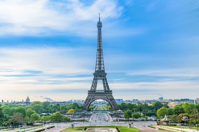 Torre Eiffel y la ciudad de París por la mañana, París, Francia / Foto: GettyImages