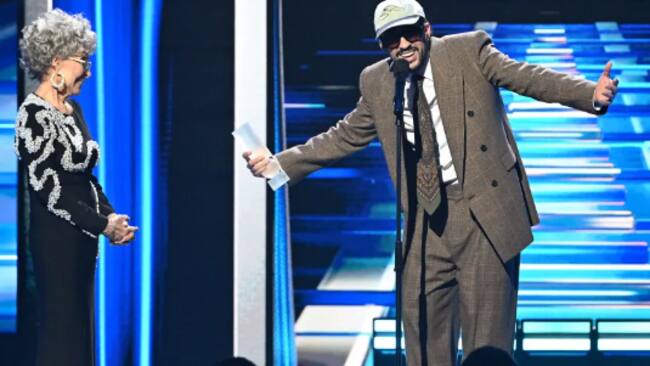 BAD BUNNY PREMIOS BILLBOARD CREDITOS PAGINA BILLBOARD