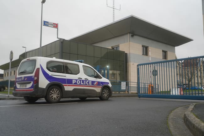 Estación de Policía en Francia. Foto: AFP