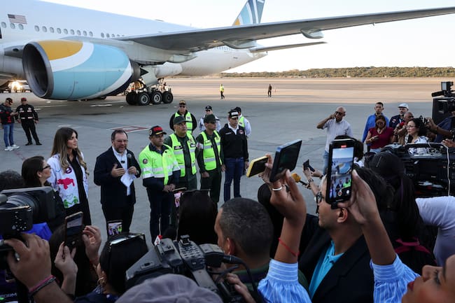 Vuelo con migrantes deportados (créditos: GettyImages)