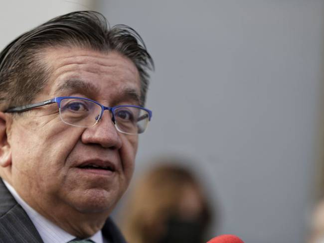 Exministro Ruiz expresó que no recibió apoyo del Gobierno en OPS