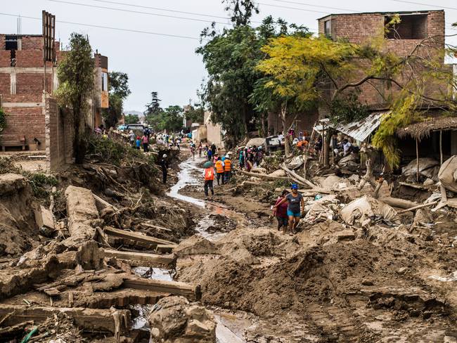 Efectos de las lluvias e inundaciones causadas por el ciclón Yaku en Lima, capital de Perú.
(Foto: ERNESTO BENAVIDES/AFP via Getty Images)