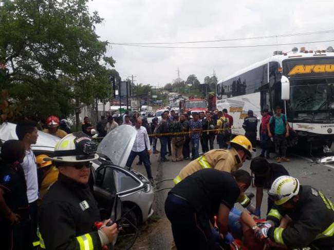 Un muerto y dos heridos dejan dos accidentes de tránsito en Quindío
