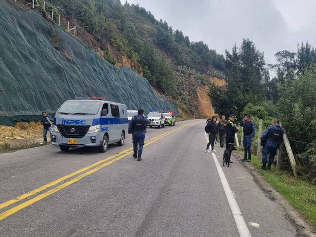 Atentado con explosivos a vehículo del INPEC en la vía Pamplona - Bucaramanga