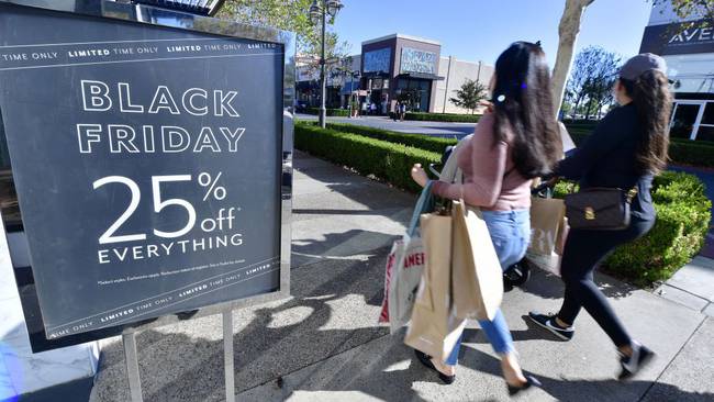 EE.UU. celebra Black Friday con escasez de productos y aumento de precios