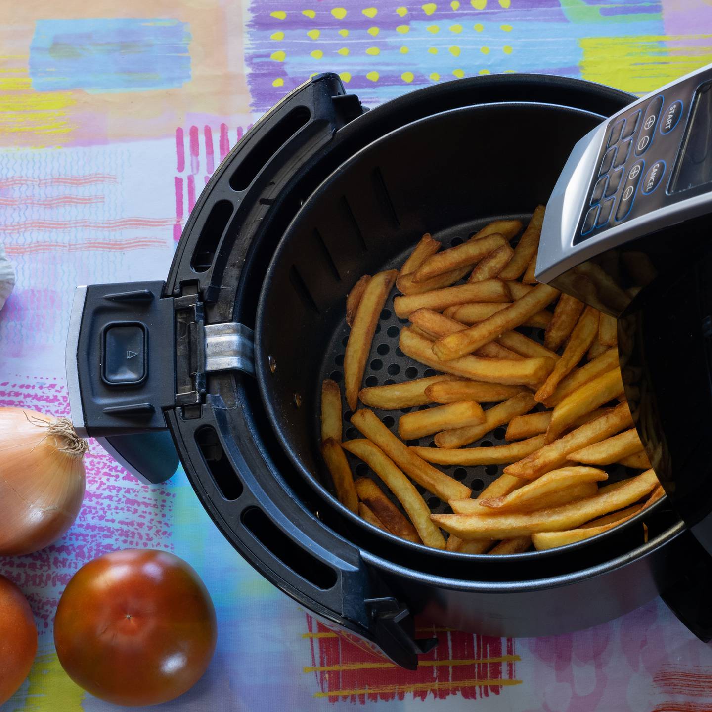 Patatas fritas en freidora de aire: ¿quedan igual de crujientes