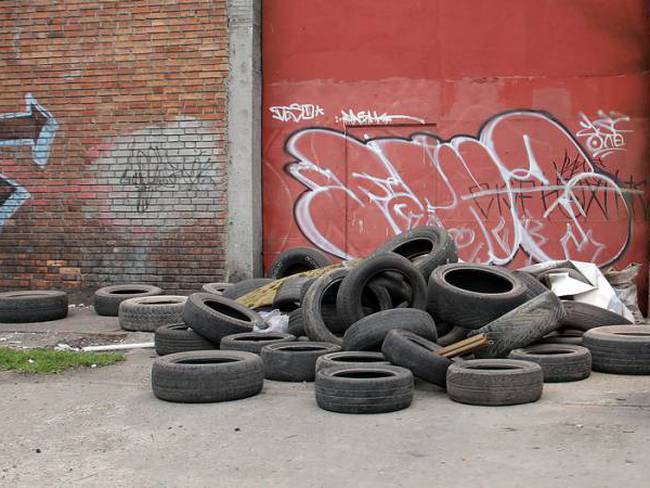 ¿Cómo va el control al abandono de llantas usadas en las calles de Bogotá?