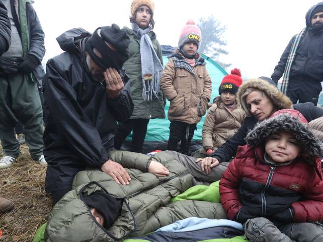 Migrantes en la frontera entre Bielorrusia y Polonia