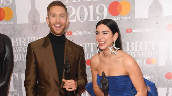 Calvin Harris & Dua Lipa en los Brit Awards 2019.