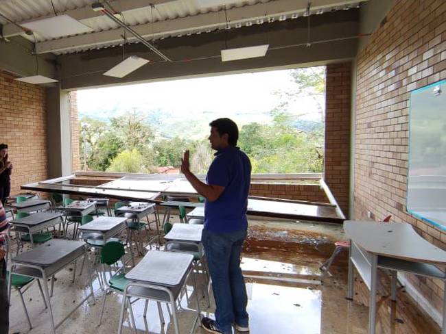 Por daños, colegio de Charalá no regresó a clases