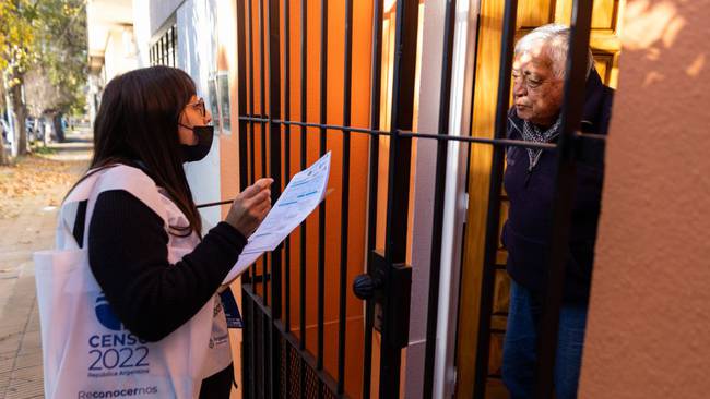 Encuestadores llevan a cabo el censo en Argentina